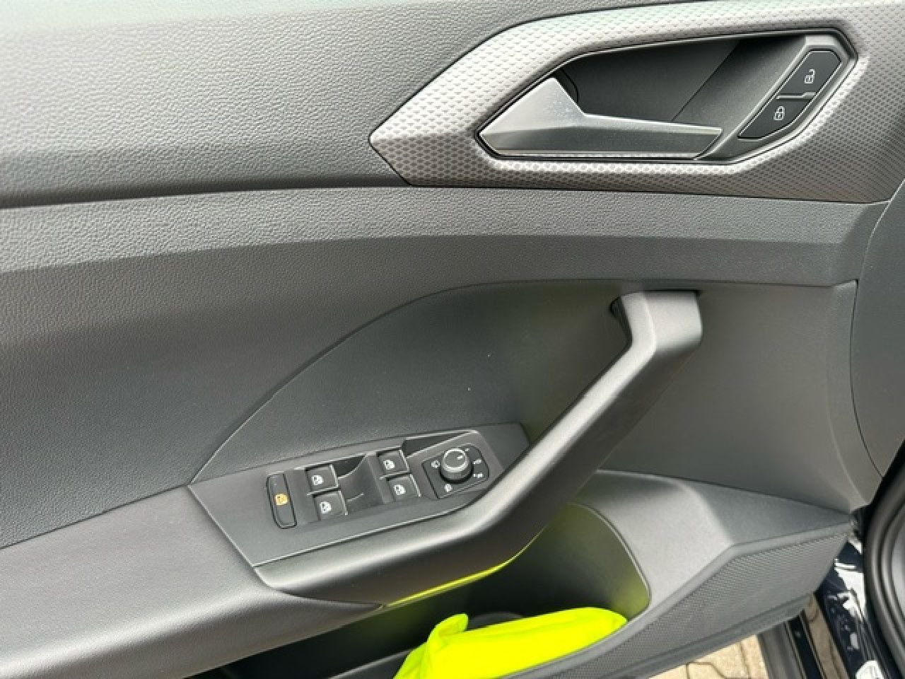 Volkswagen T-Cross Active 1.5 TSI DSG - Samsaru's Car Outlet