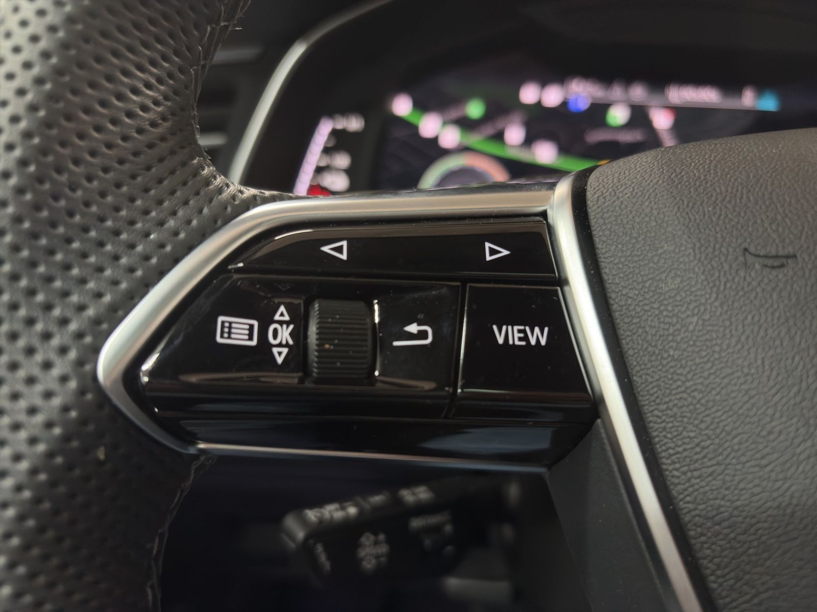 Audi A6 Lim. 50 TFSIe qu. S line AHK Pano Matrix LM 2