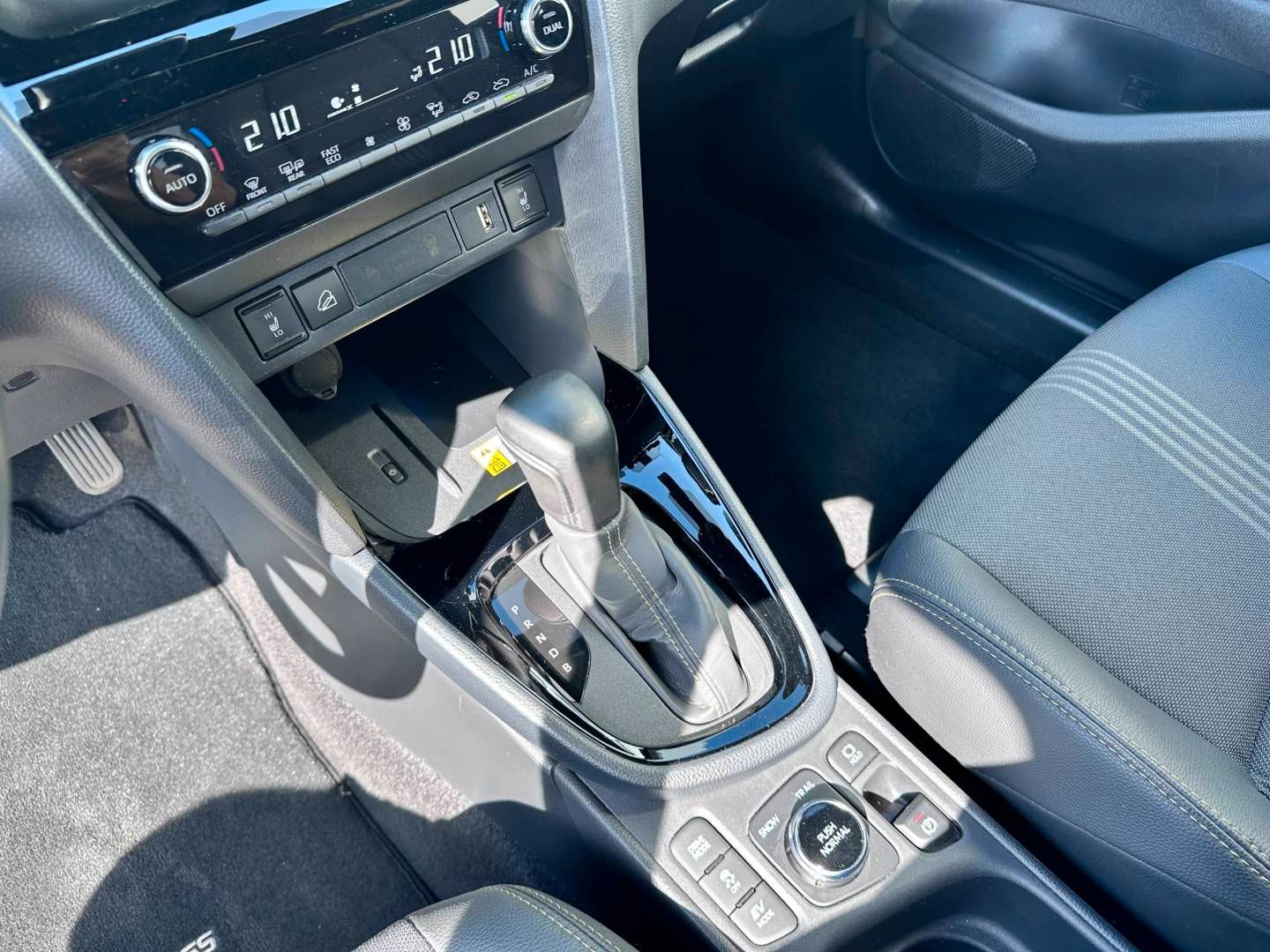Toyota Yaris Cross 1,5 Hybrid 4x4, Adventure