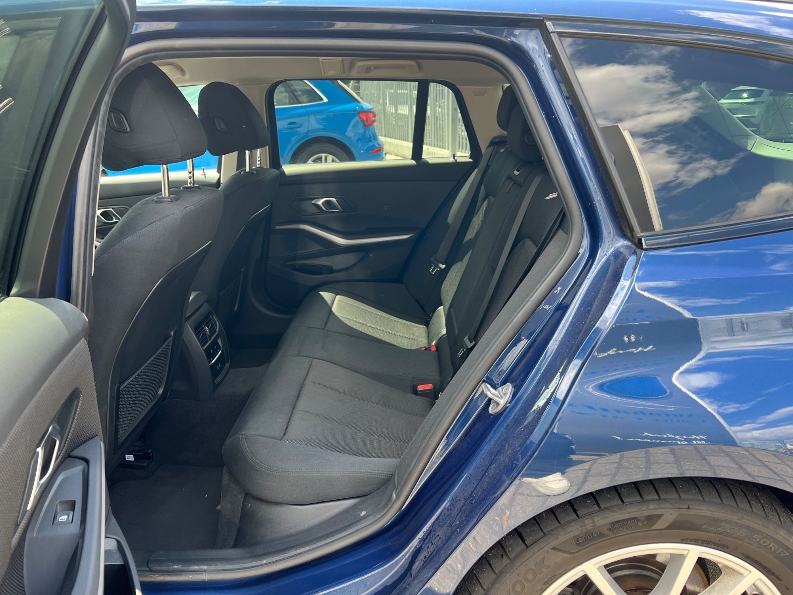 BMW 320 d Touring xDrive - Samsaru's Car Outlet