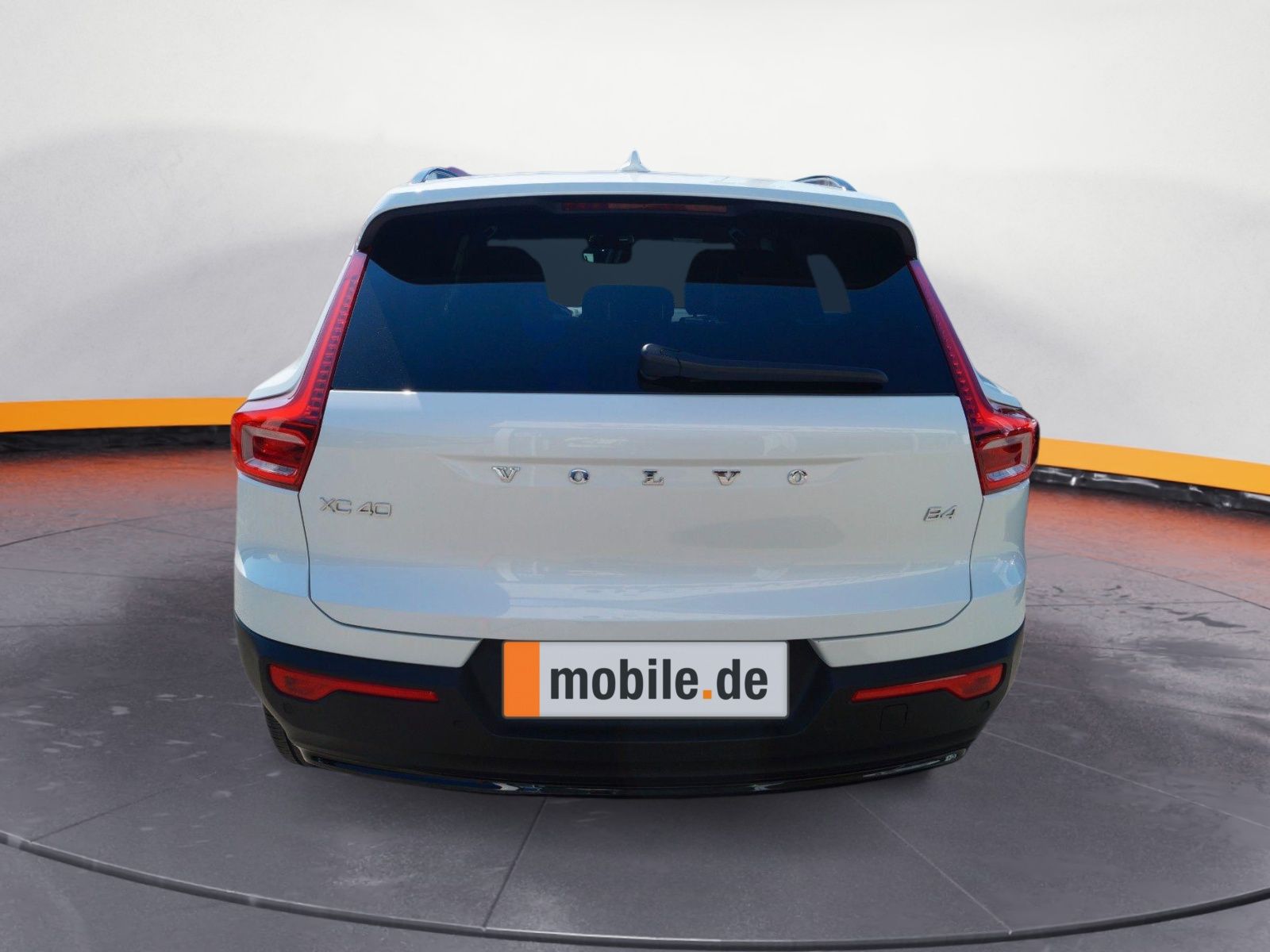 Volvo XC40 B4 Benzin 2WD Ultra Dark - Samsaru's Car Outlet
