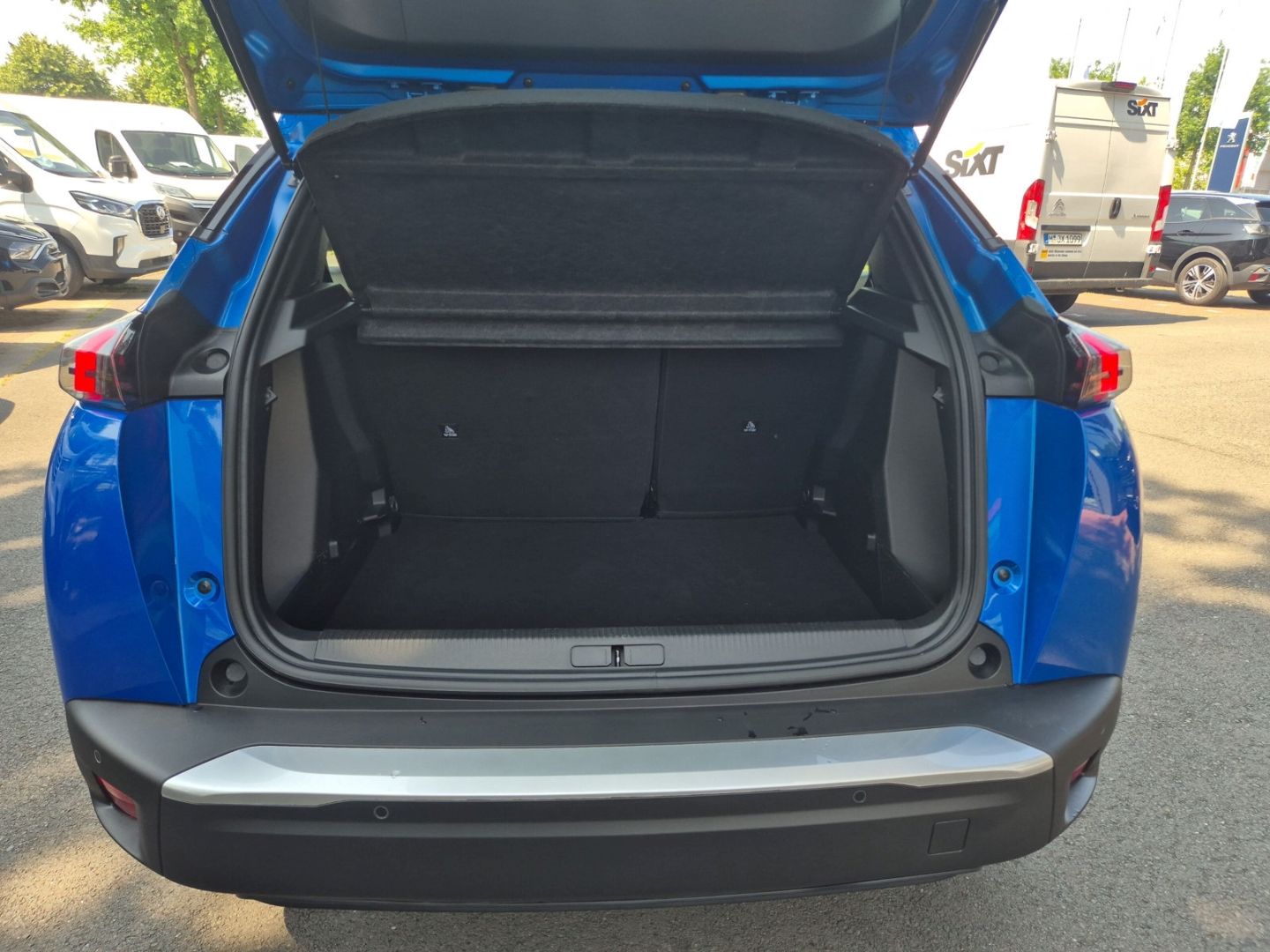 Peugeot 2008 Active Elektro - Samsaru's Car Outlet