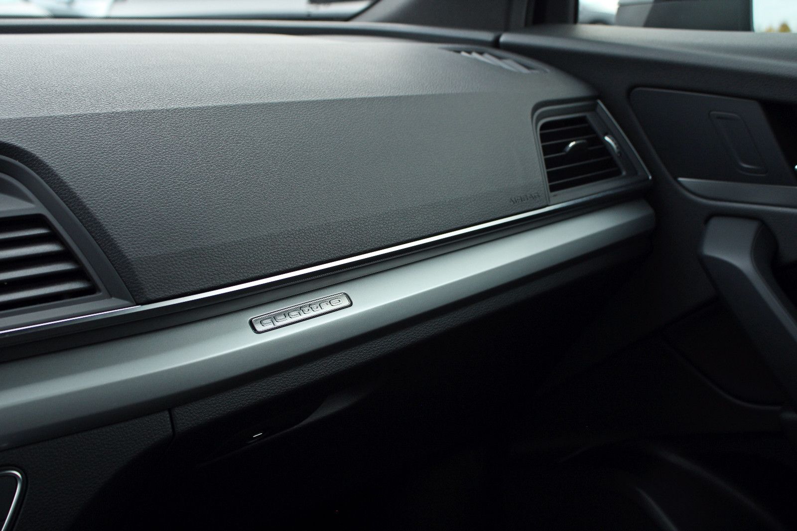 Audi Q5 40TDI qu S LINE MATRIX TOUR AHK KAMERA VC+