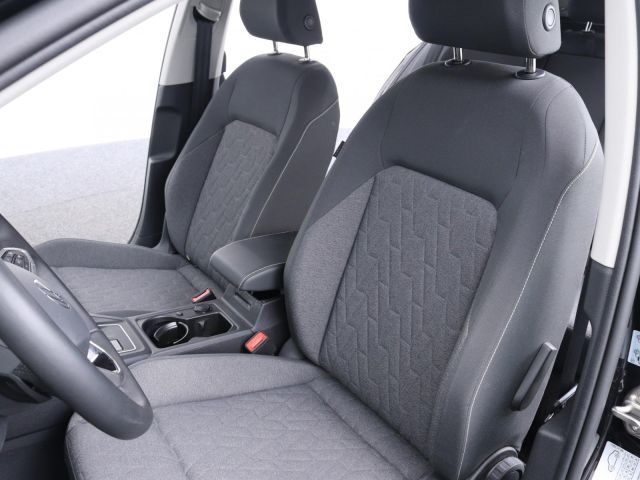 Volkswagen Golf VIII Variant 1.0 eTSI DSG Move - Samsaru's Car Outlet