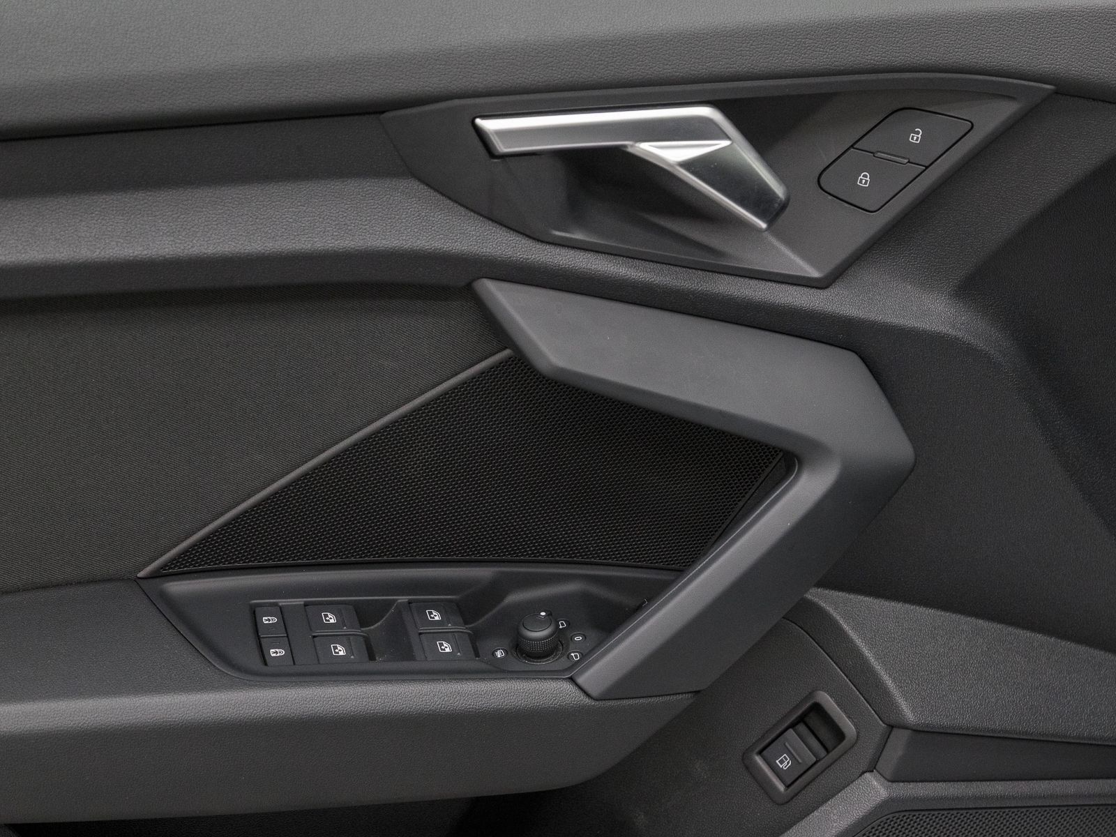 Audi A3 Sportback 45 TFSIe S LINE LM17