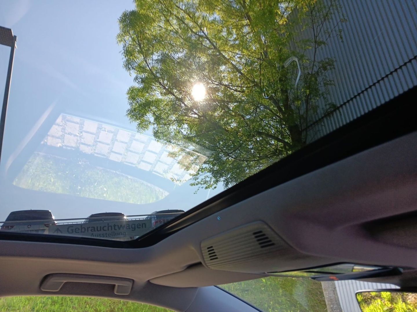 Volkswagen Golf 8 VIII Style 1.5 TSI - Samsaru's Car Outlet
