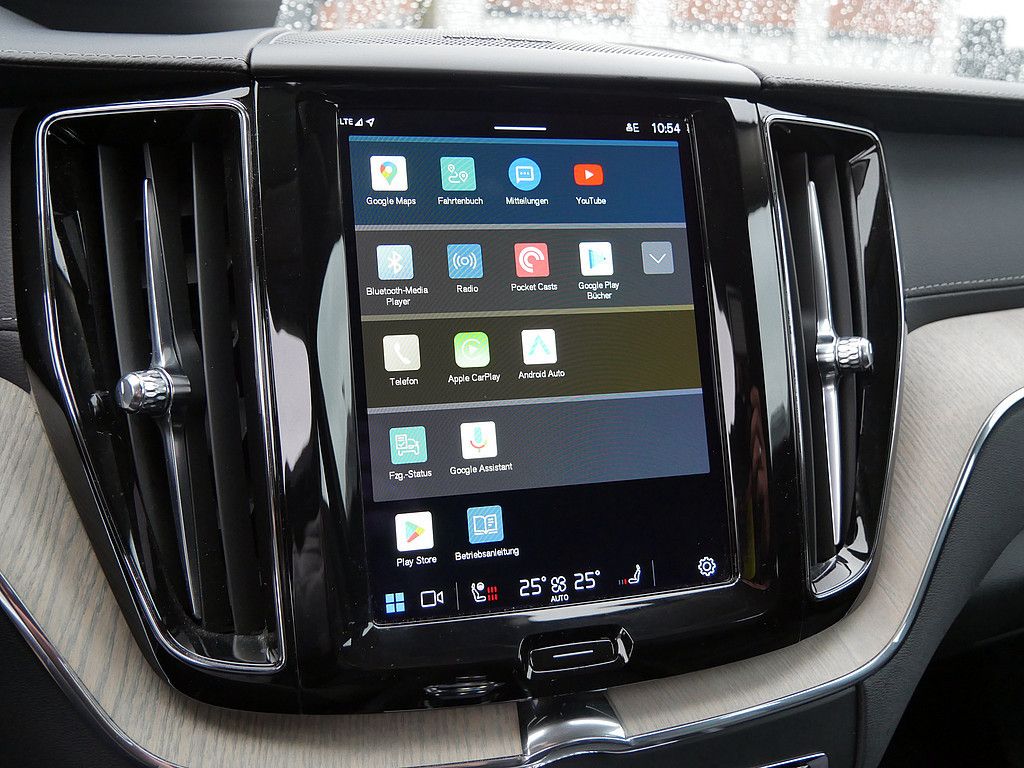 Volvo XC60 B4 Inscription AWD AHK FACEL. STANDHZ LED