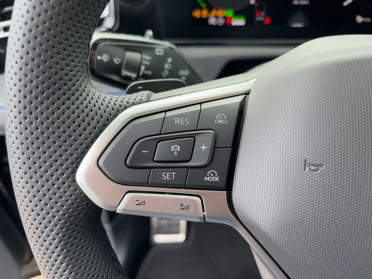Volkswagen Tiguan R-Line 1,5 l eHybrid DSG AHZV NAVI
