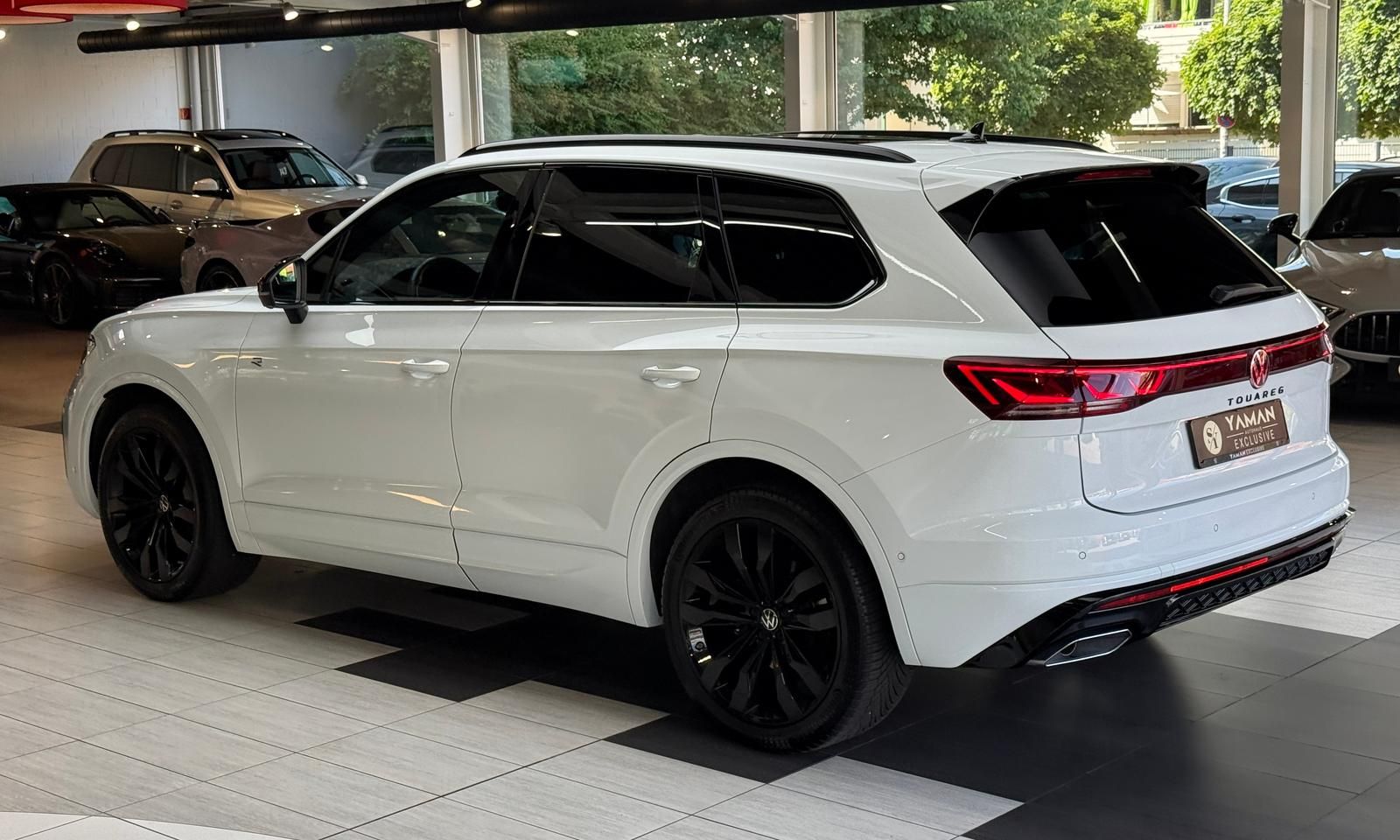 Volkswagen Touareg 3.0 TDI 4M R-Line Pano*HuD*StHzg*Massage