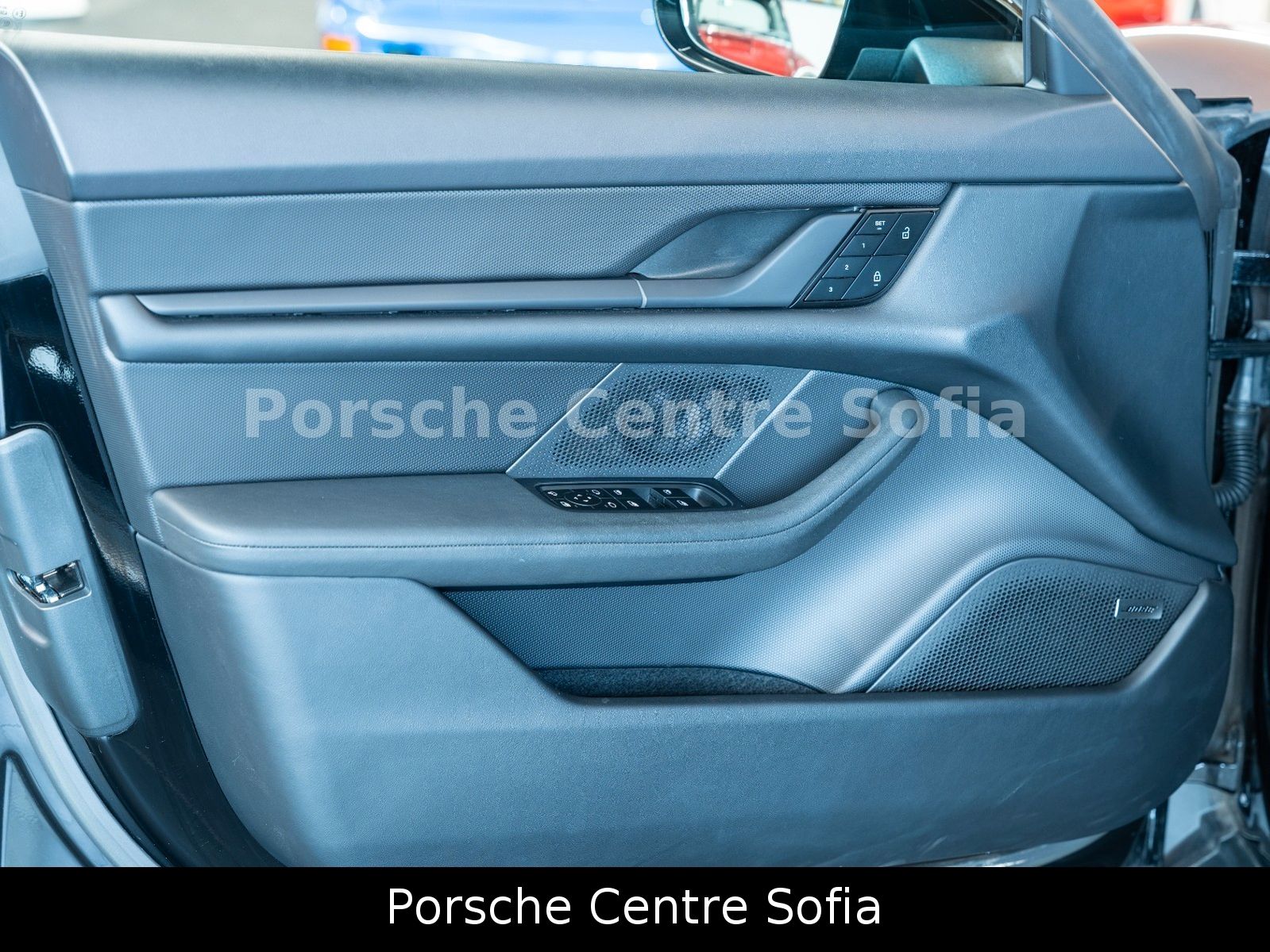 Porsche Taycan Cross Turismo 4