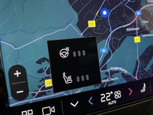 Volvo XC60 Core AWD 2.0 NAVI+SITZHEIZ+KAMERA+AHK+LED