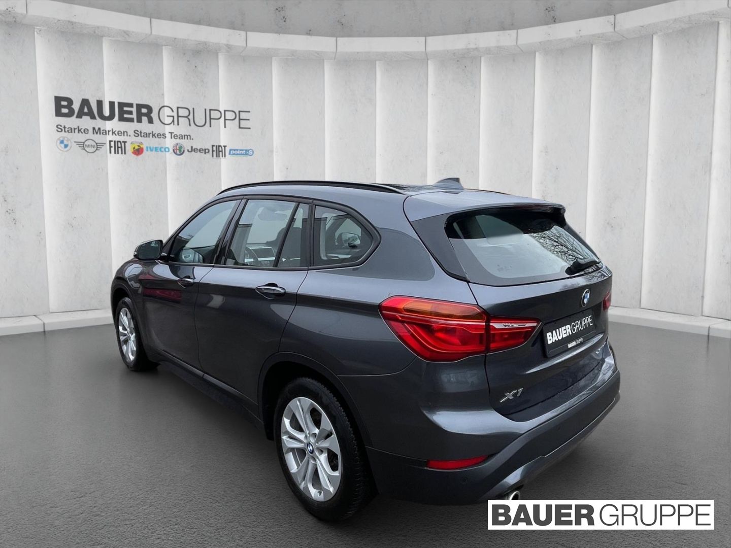 BMW X1 xDrive25e Memory Sportsitze Komfortzugang - Samsaru's Car Outlet
