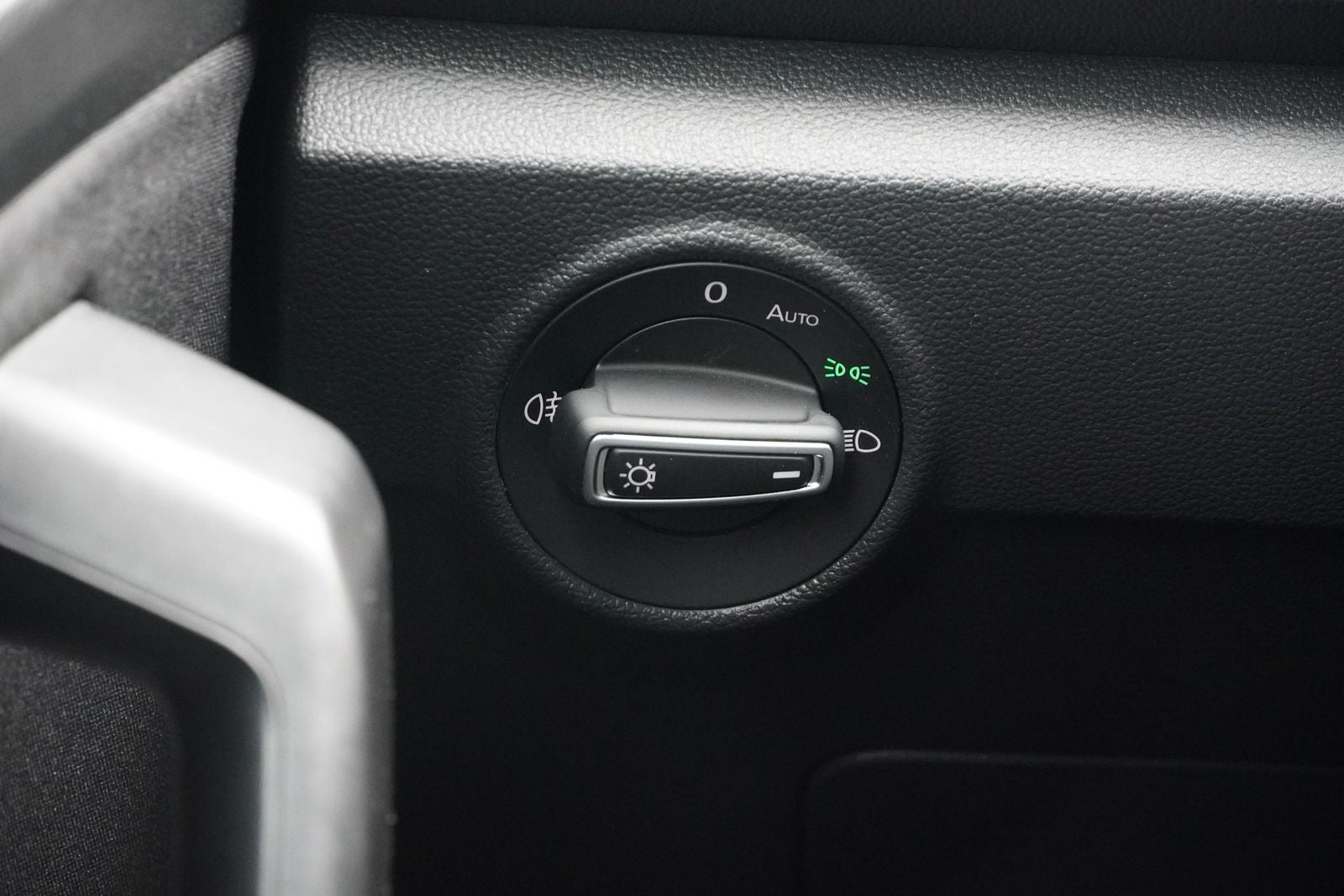 Volkswagen T-Roc 1.0 TSI United - Samsaru's Car Outlet
