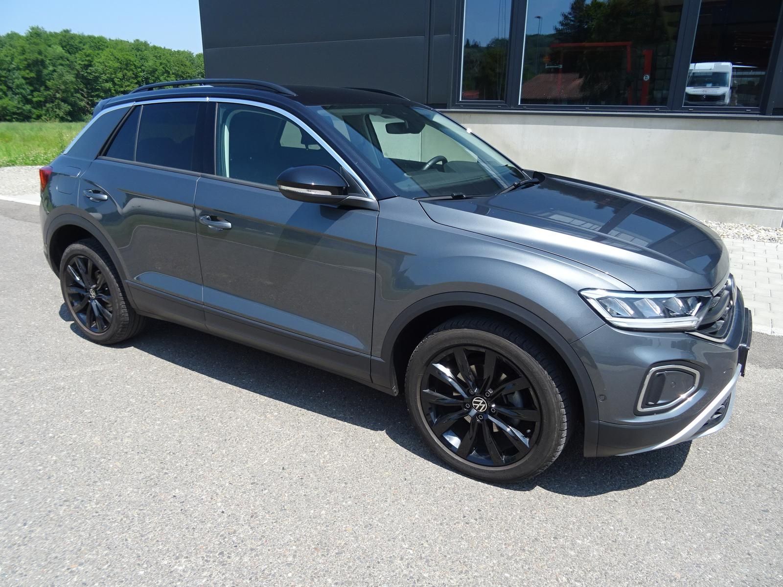 Volkswagen T-Roc 1.5 TSI ACT DSG Life - Samsaru's Car Outlet