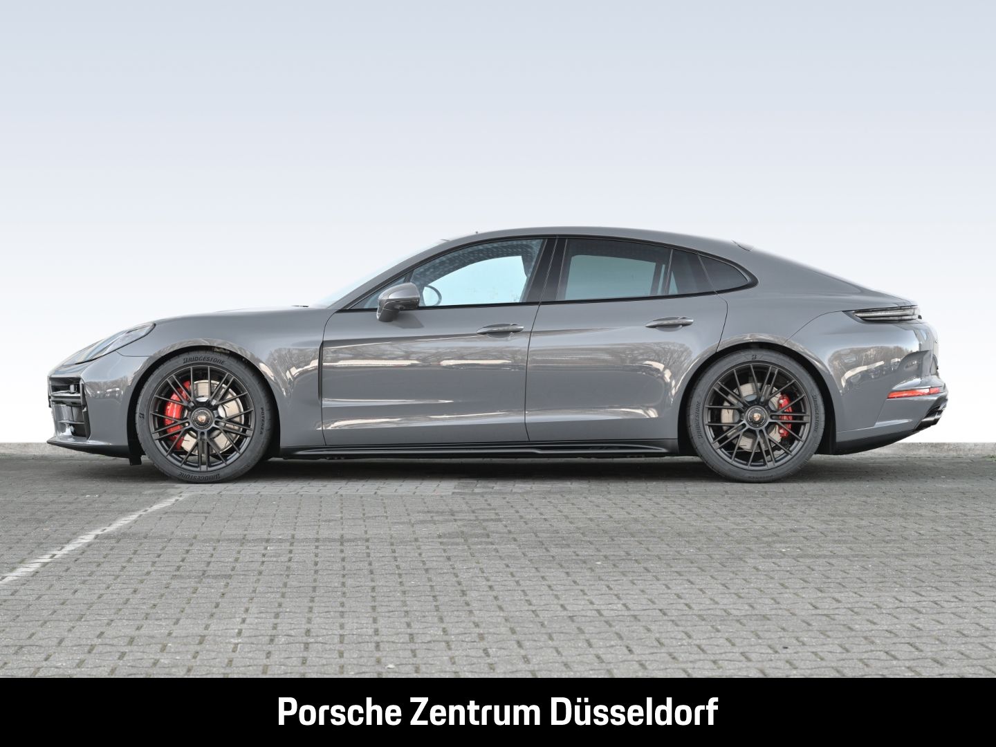 Porsche Panamera GTS Surround-View Head-Up Sportabgas