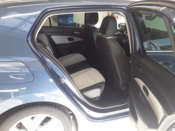 Volkswagen Golf Style TDI DSG Matrix/Pano/CarPlay/AHK/StHz