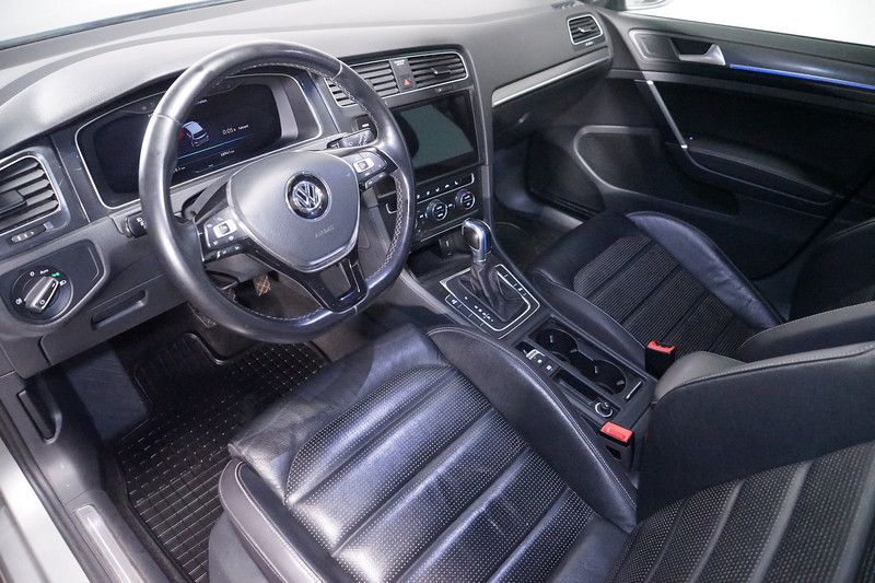 Volkswagen Golf 36 kWh Elektro - Samsaru's Car Outlet
