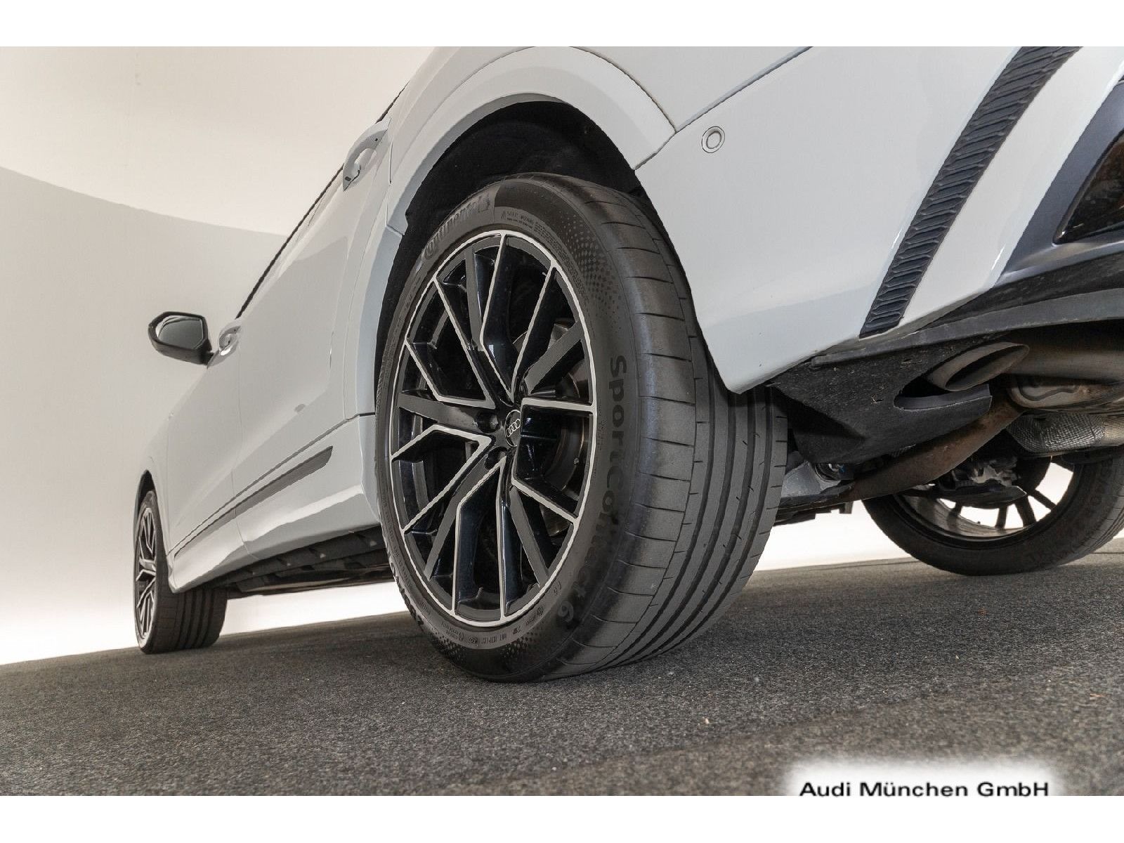 Audi Q8 50 TDI qu. S line - Samsaru's Car Outlet