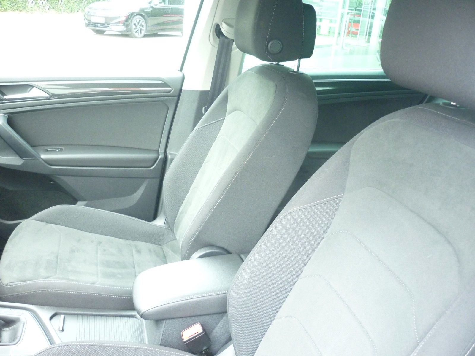 Volkswagen Tiguan 2.0 TDI Elegance - Samsaru's Car Outlet
