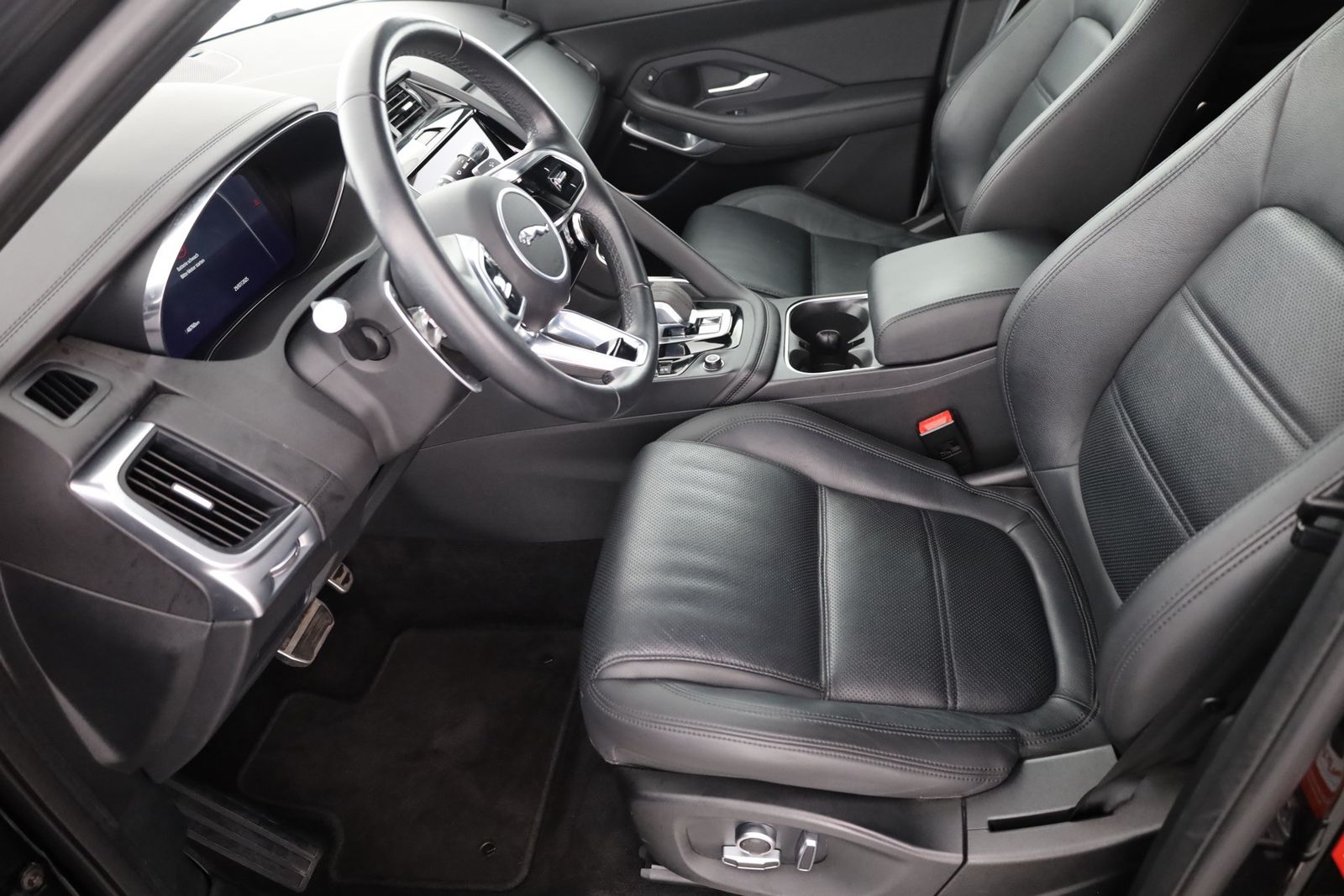 Jaguar E-PACE 2.0 Aut. AWD LED Panorama Memory 360° ACC