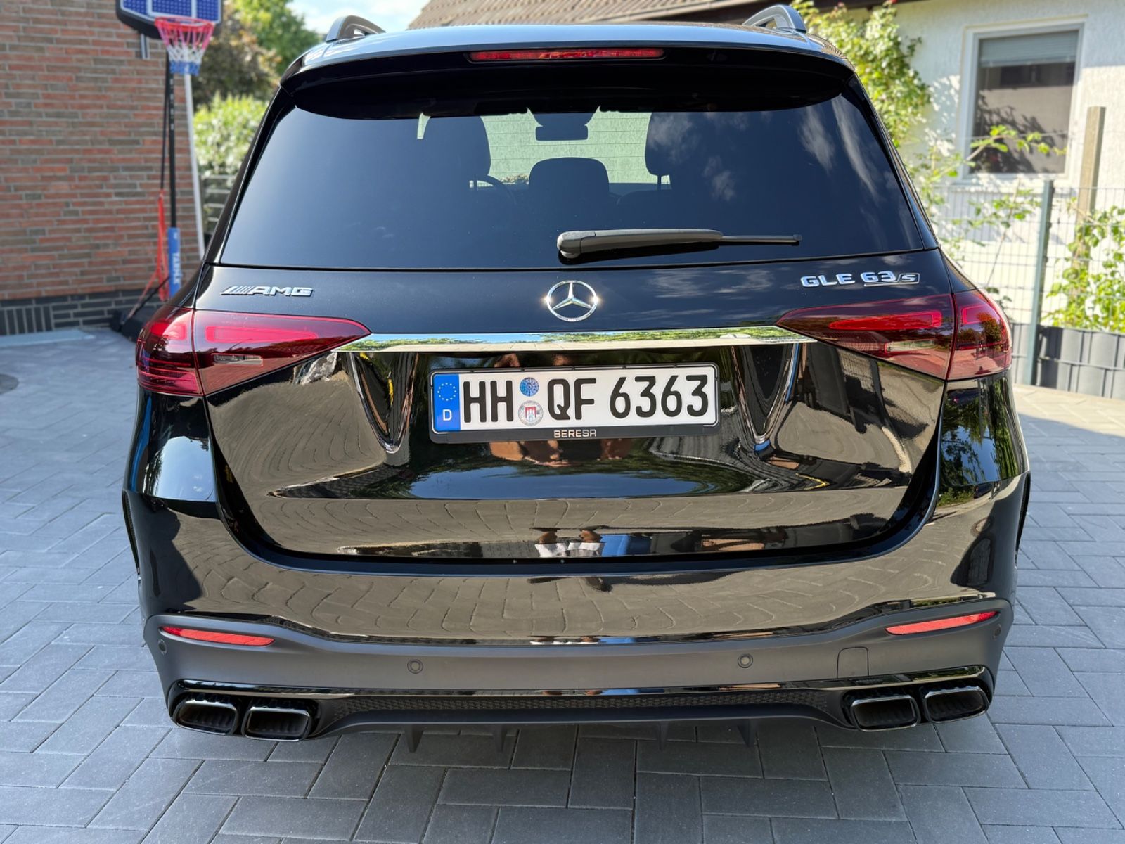 Mercedes-Benz GLE 63 AMG Black Red Seats Carbon