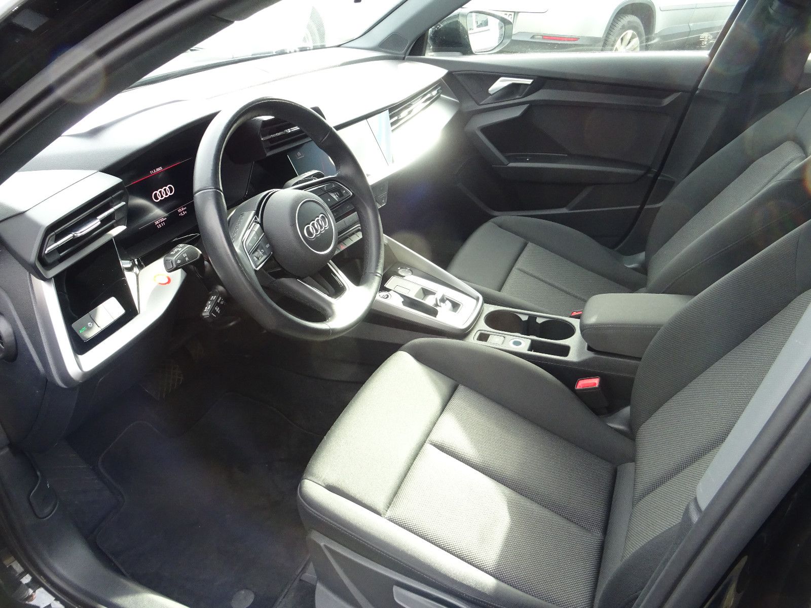 Audi A3 Sportb 30TFSI S line Navi LED SHZ Virtuell