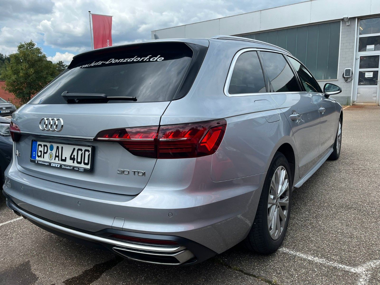 Audi A4 Avant 30 TDI DSG advanced - Samsaru's Car Outlet