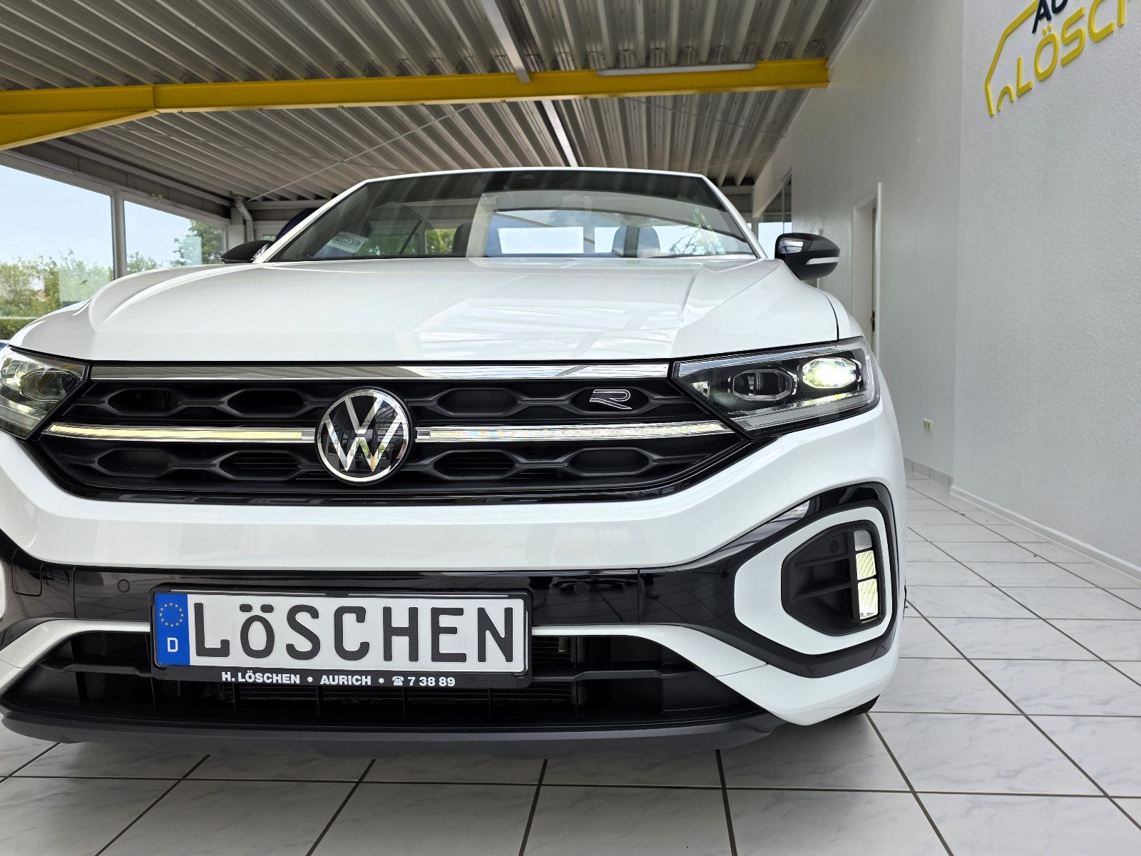 Volkswagen T-Roc R-Line Black - Samsaru's Car Outlet