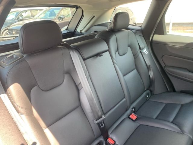 Volvo XC60 B4 AWD Inscription Abstandstempomat AHK Goo