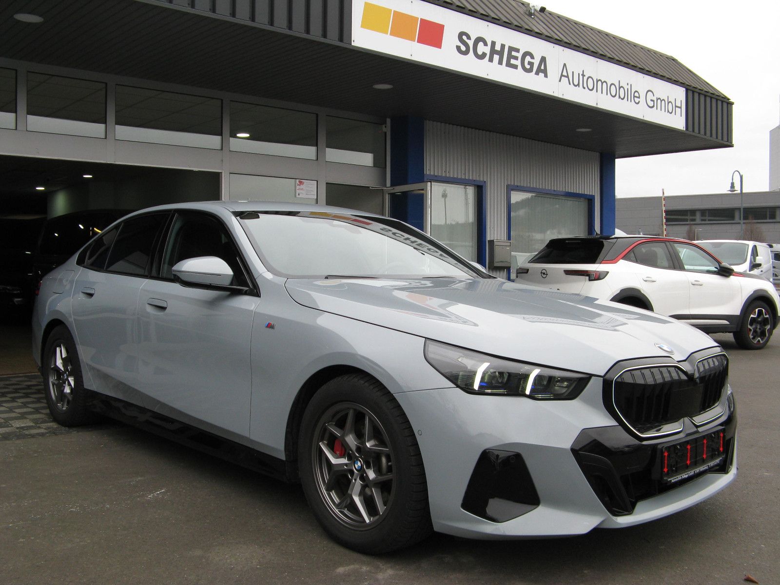 BMW 520 i Lim M Sport LED NAVI AHK 360° ST-HZ HUD