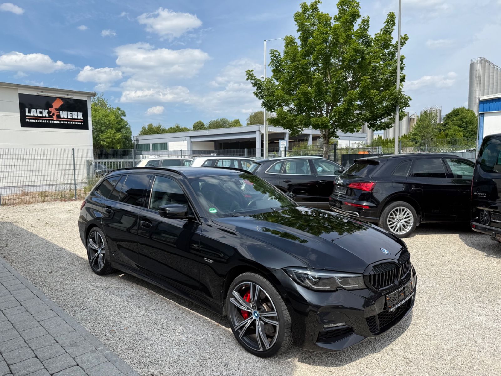 BMW 330 e xDrive M Sport - Samsaru's Car Outlet