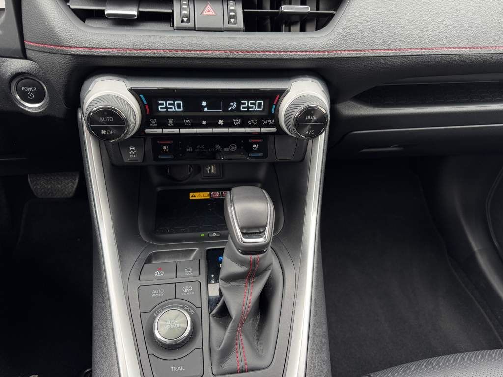 Toyota RAV 4 Plug-in-Hybrid Style+Allrad+Navi+Leder+JBL