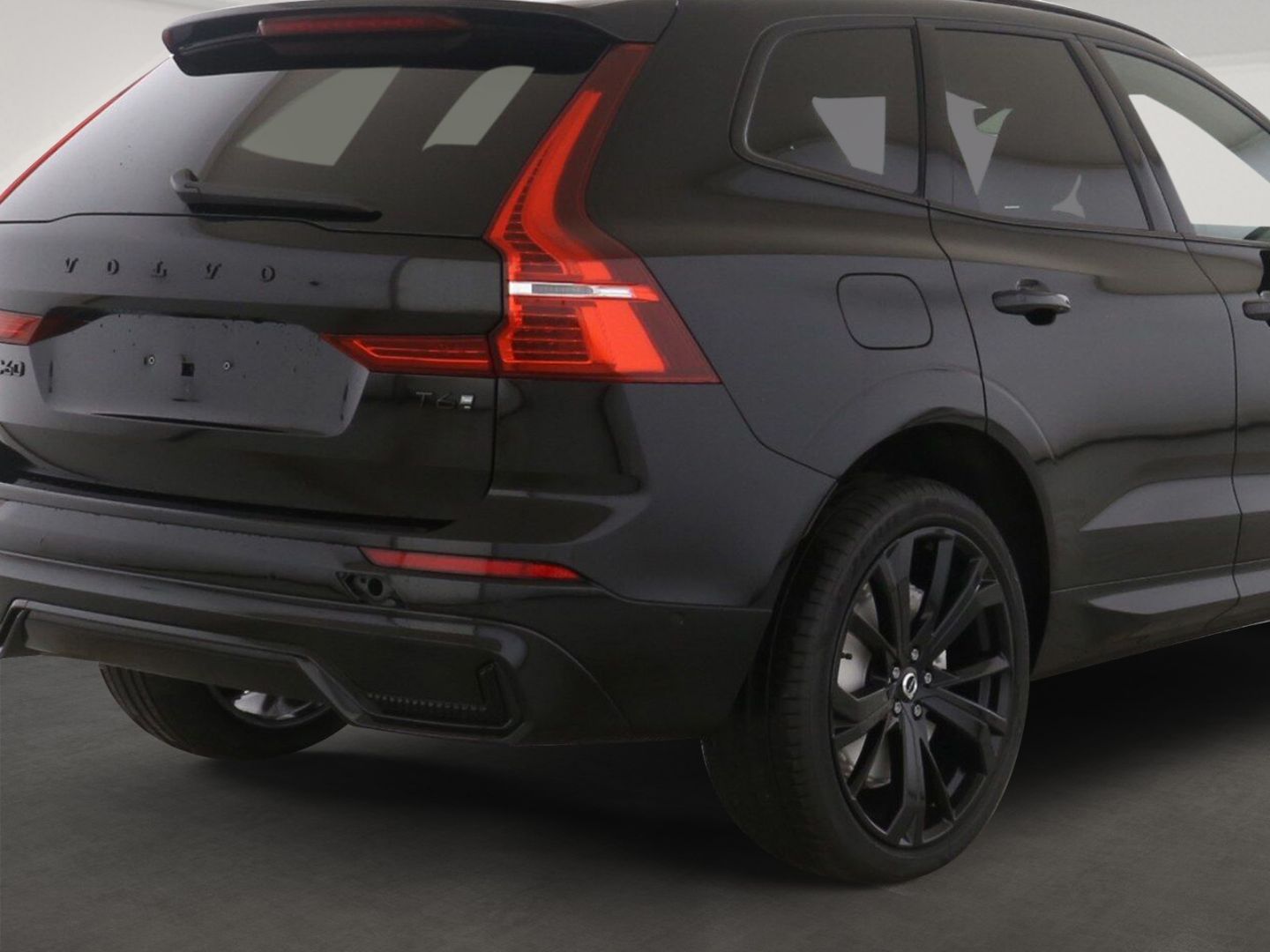 Volvo XC60 T6 Ultra Black Edition Plug-In Hybrid AWD - Samsaru's Car Outlet