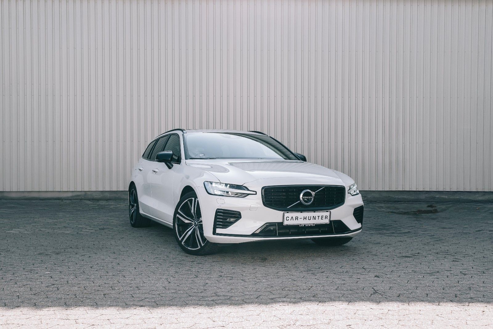 Volvo V60 Kombi R Design Recharge Plug-In Hybrid AWD