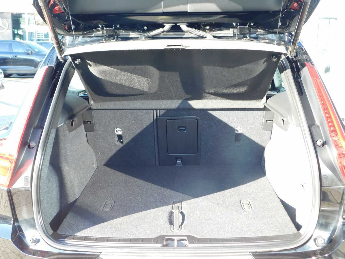 Volvo XC40 Recharge Twin Motor AWD Plus 'AHK, GJR'