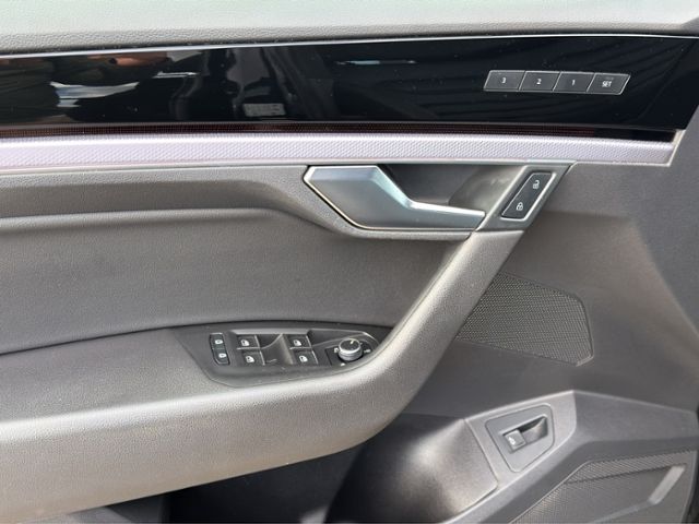 Volkswagen Touareg 3.0TDI 4M R-Line Matrix/AHK/Luft/Dynaudi