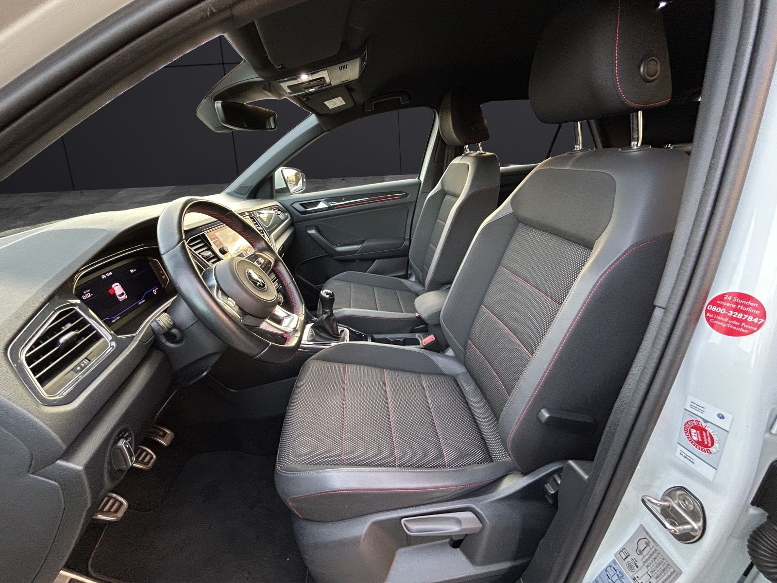 Volkswagen T-Roc TSI Sport R-Line - Samsaru's Car Outlet
