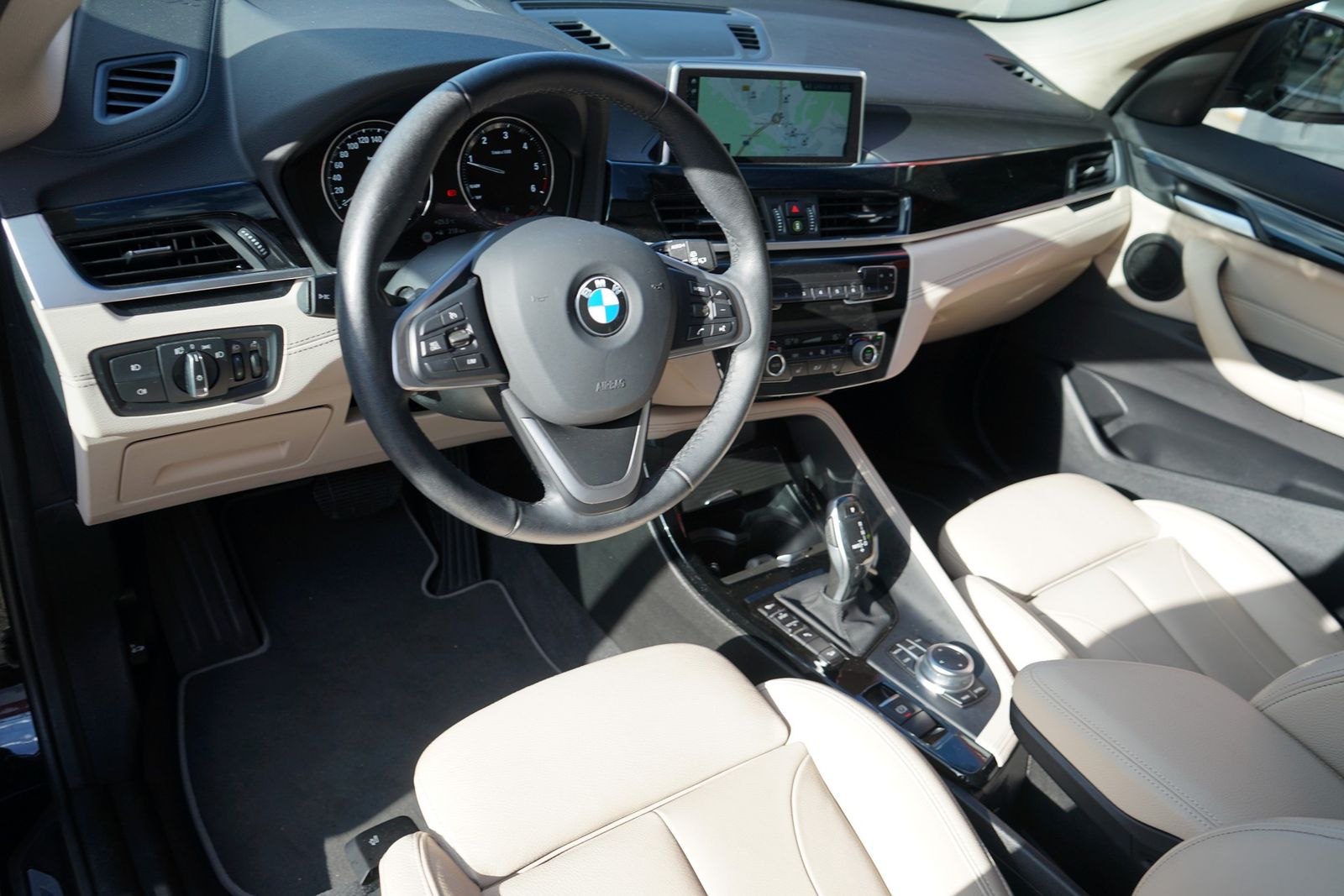 BMW X1 18d xDrive Sport Line - Samsaru's Car Outlet