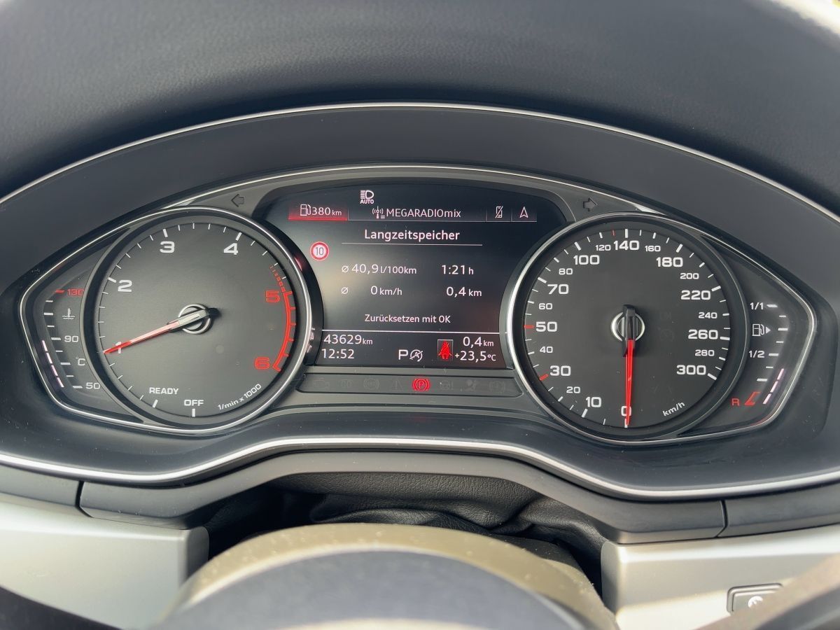 Audi A4 Avant 35 TDI advanced - Samsaru's Car Outlet
