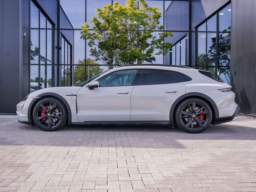 Porsche Taycan Cross Turismo 4S 93.4 kWh - ACC - Bose -