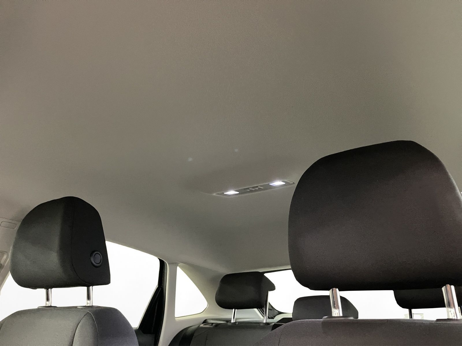 Volkswagen Taigo 1.0 TSI Life - Samsaru's Car Outlet