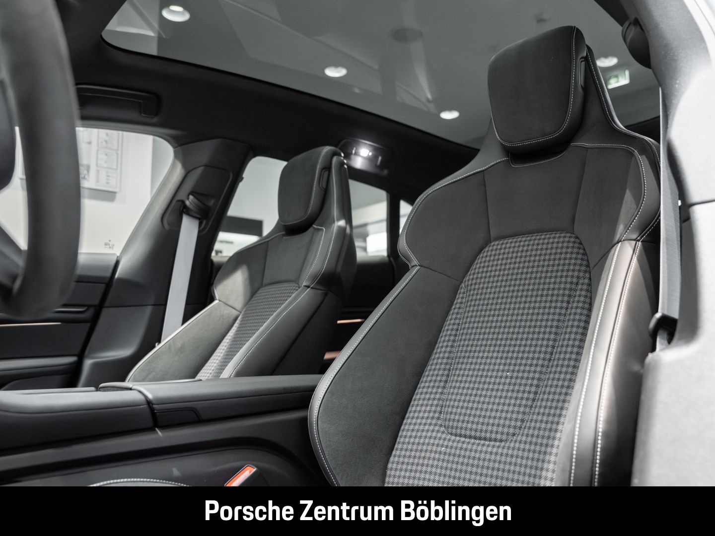 Porsche Taycan 4 Cross Turismo BOSE Panorama LED-Matrix