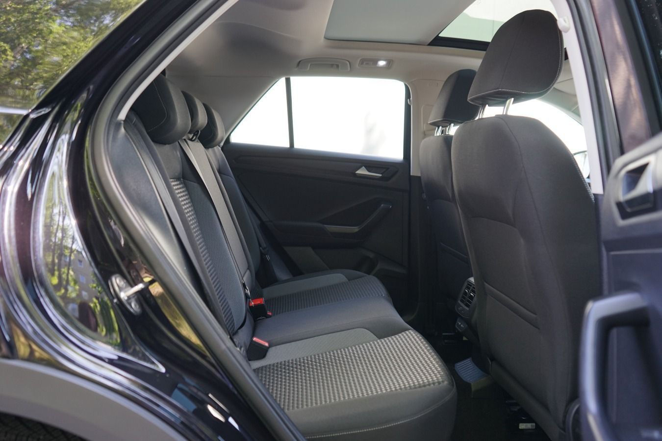 Volkswagen T-Roc 1.0 TSI Active - Samsaru's Car Outlet