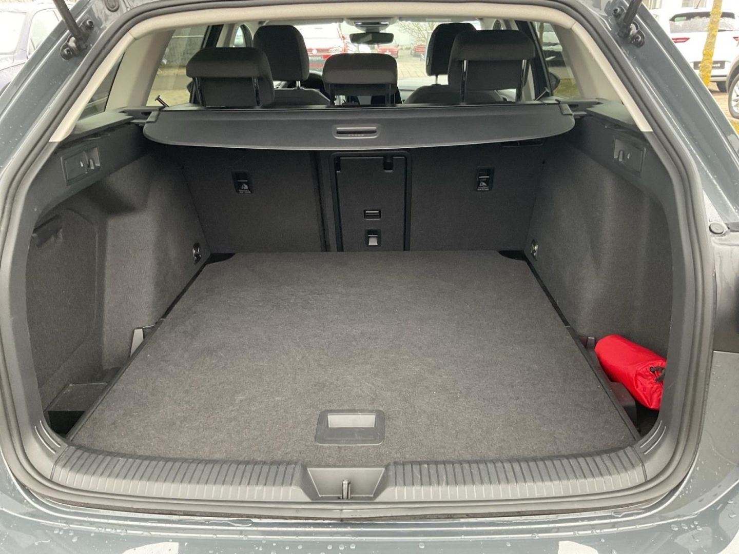 Volkswagen Golf Variant 8 VIII Life 1.0 TSI - Samsaru's Car Outlet