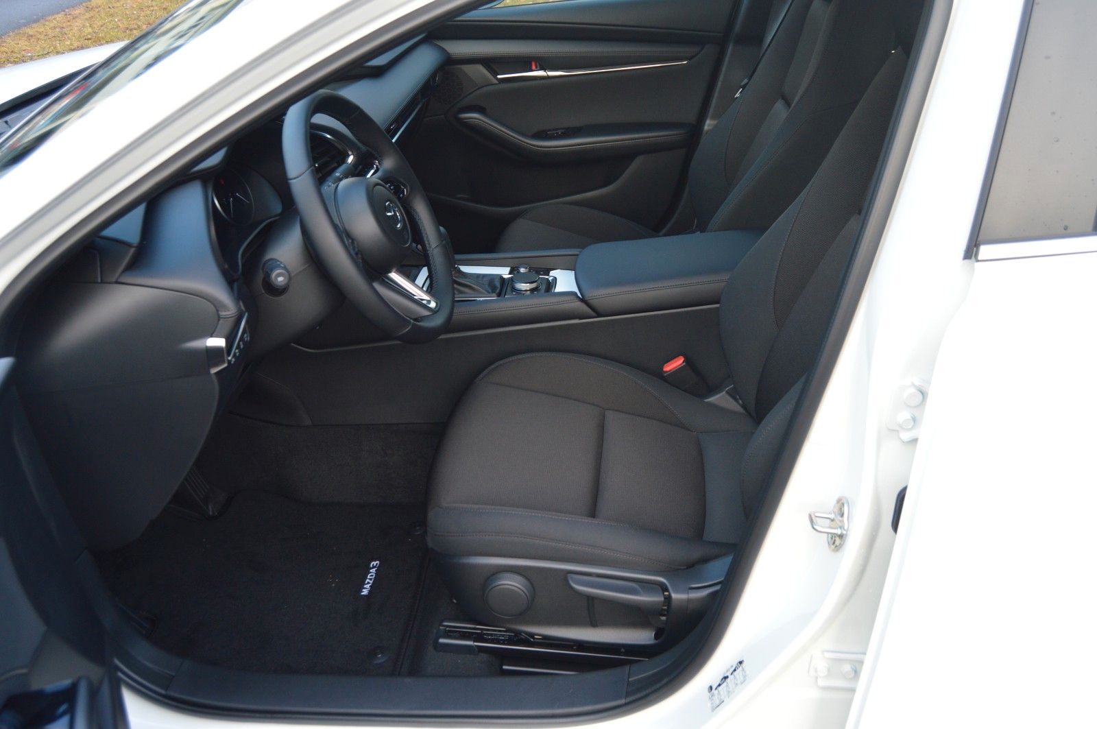 Mazda 3 Benzin 140PS 6AG Centre-Line Navi PDC SHZ