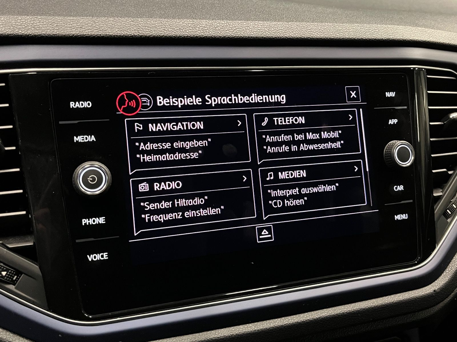 Volkswagen T-Roc 1.5 TSI DSG United - Samsaru's Car Outlet