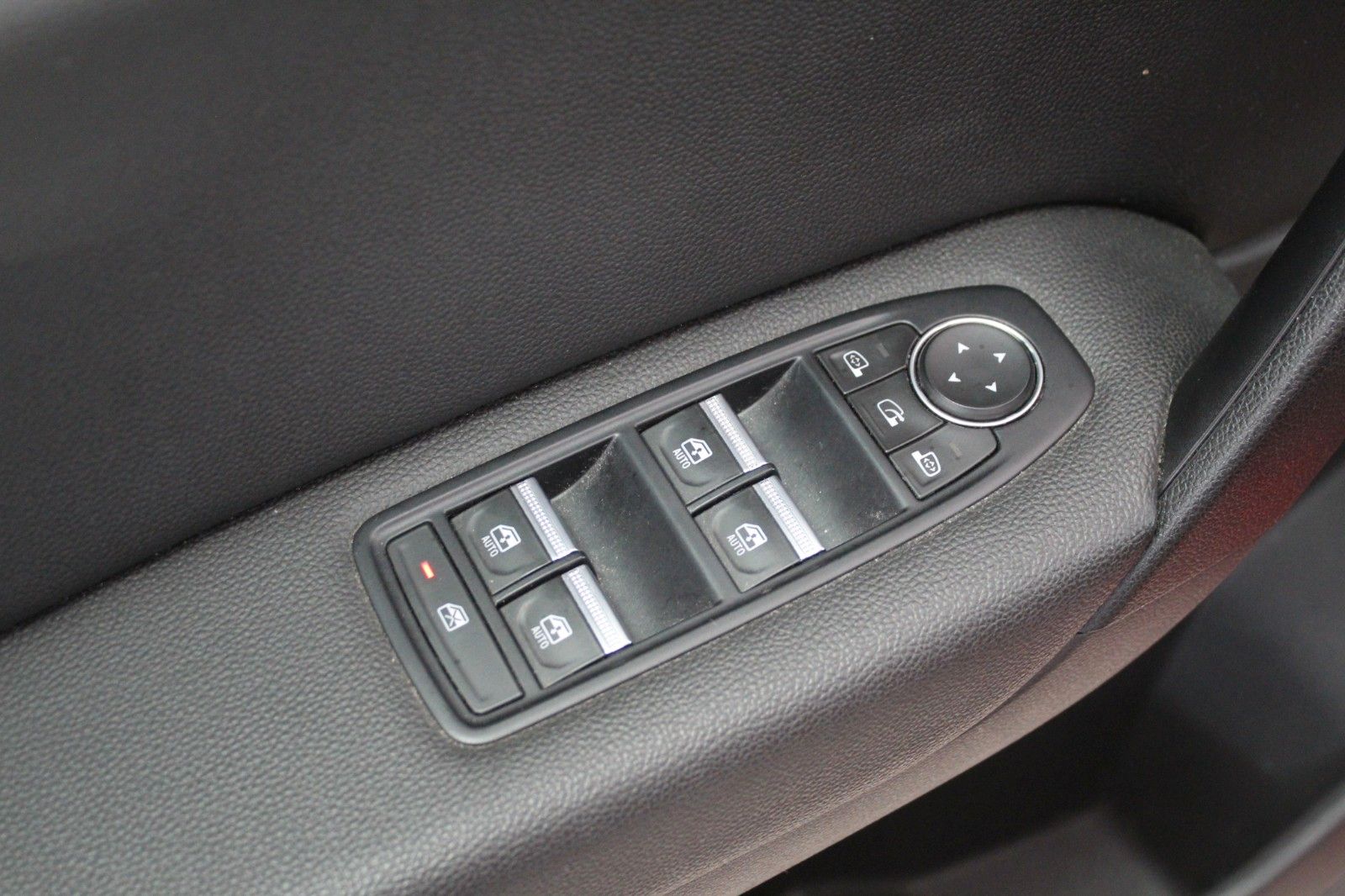 Renault Captur 1.6 E-Tech Hybrid Intens - Samsaru's Car Outlet