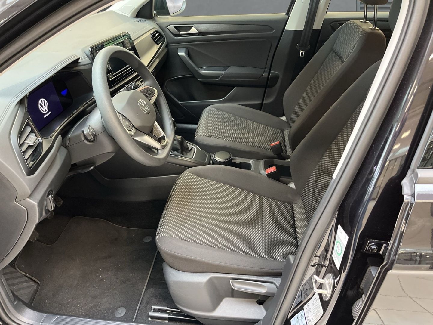 Volkswagen T-Roc 1.0 TSI - Samsaru's Car Outlet