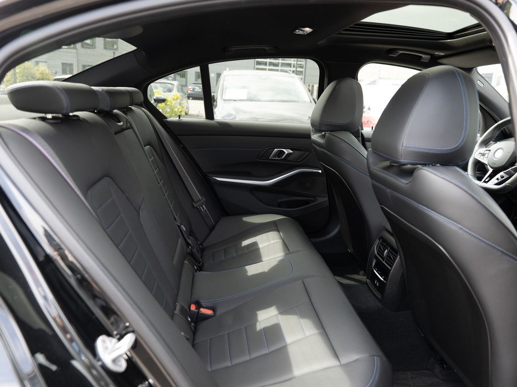 BMW 330e xDrive M-Sport Propaket HGSD AHK 360° Pro