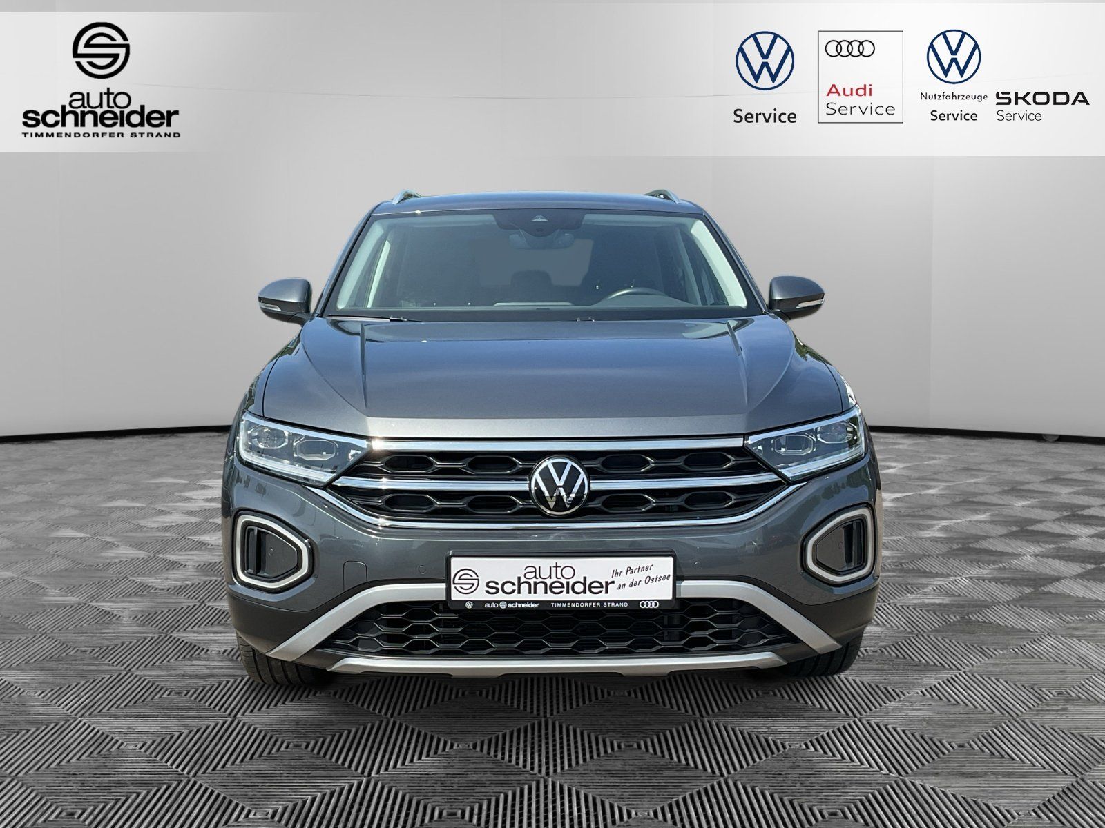 Volkswagen T-Roc 1.5 TSI DSG Style - Samsaru's Car Outlet